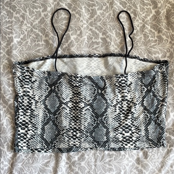 Cropped snakeskin pattern - Picture 6 of 6